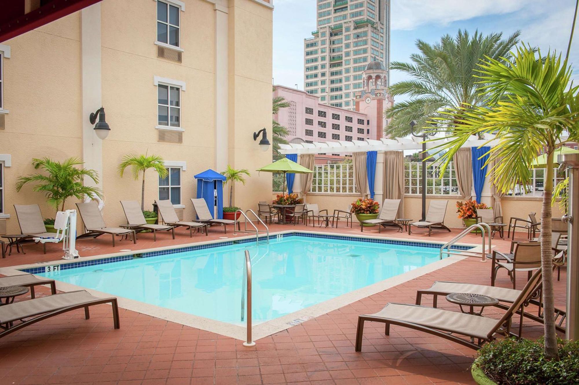 Hampton Inn & Suites St. Petersburg/Downtown Extérieur photo