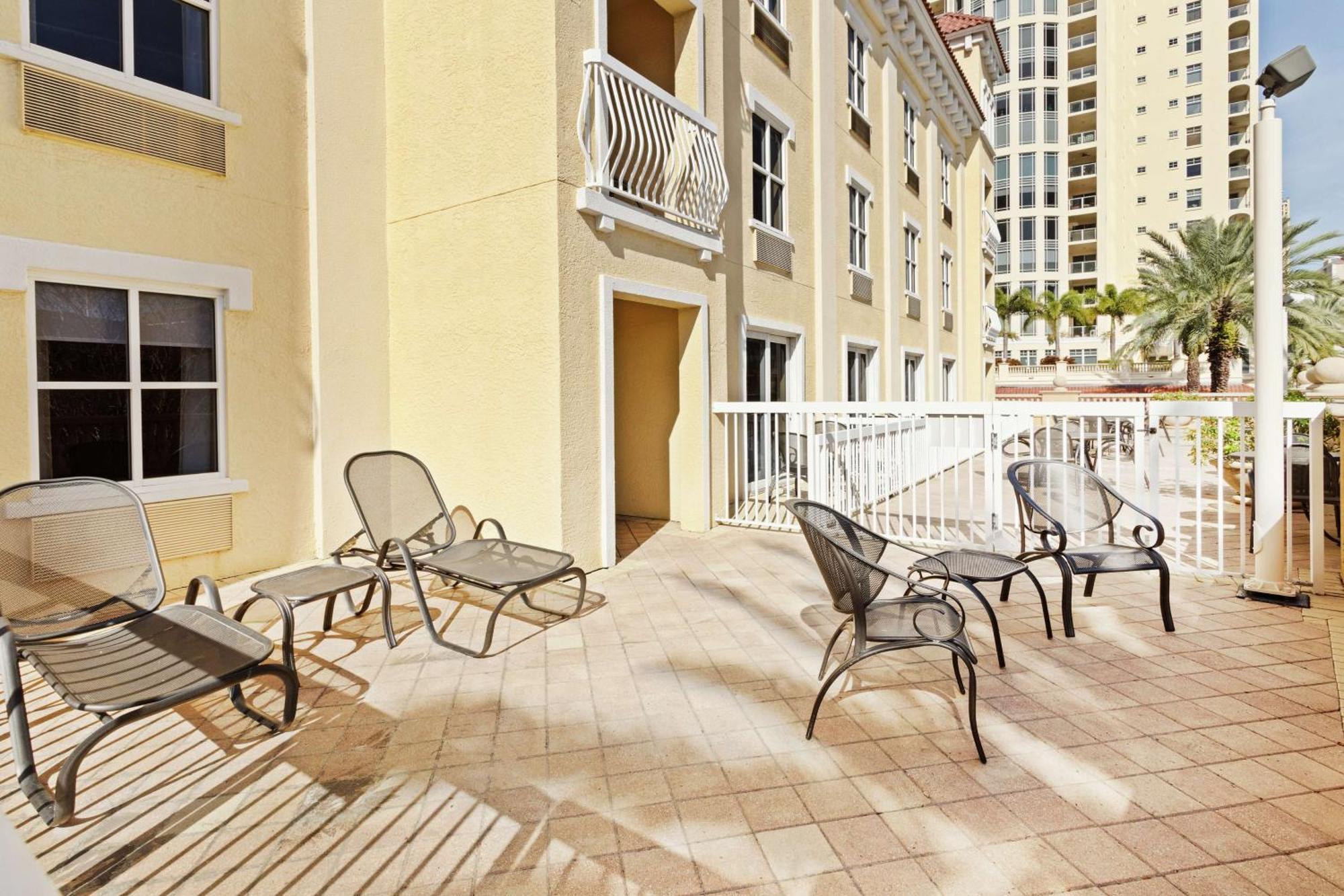 Hampton Inn & Suites St. Petersburg/Downtown Extérieur photo