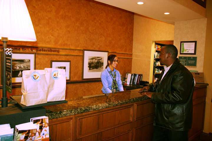 Hampton Inn & Suites St. Petersburg/Downtown Extérieur photo